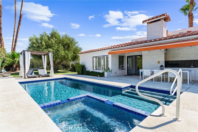 1045 E Deepak Road, Palm Springs CA: https://media.crmls.org/medias/e8eb2128-6b38-49a5-a761-f22983425cb1.jpg