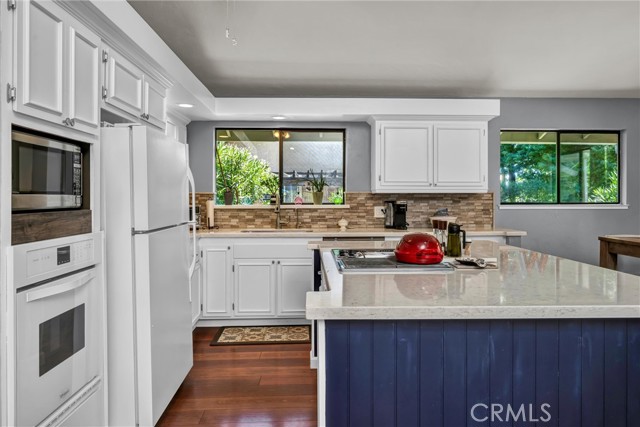 18682 North Shore Drive, Hidden Valley Lake CA: https://media.crmls.org/medias/e8eb4c85-b2fa-40d0-92f5-df429e8a1ff0.jpg