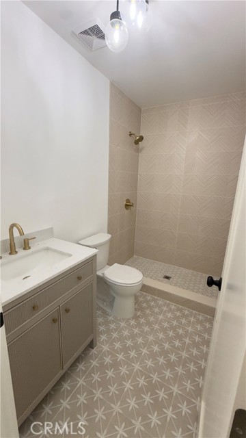 490 Palisade Street, Pasadena CA: https://media.crmls.org/medias/e8ec8dab-79d3-4576-bff9-9d8fb9929898.jpg