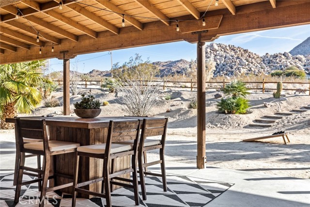 Detail Gallery Image 4 of 58 For 7030 Mile Square Rd, Joshua Tree,  CA 92252 - 3 Beds | 3 Baths