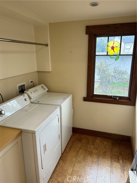 Separate room for laundry off of kitchen