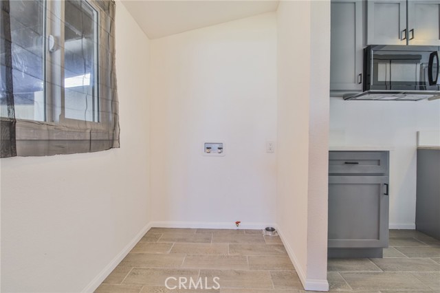 Detail Gallery Image 13 of 31 For 9504 S Main, Los Angeles,  CA 90003 - 2 Beds | 2 Baths