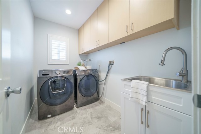 Detail Gallery Image 27 of 57 For 22046 Kinzie St, Chatsworth,  CA 91311 - 3 Beds | 3 Baths