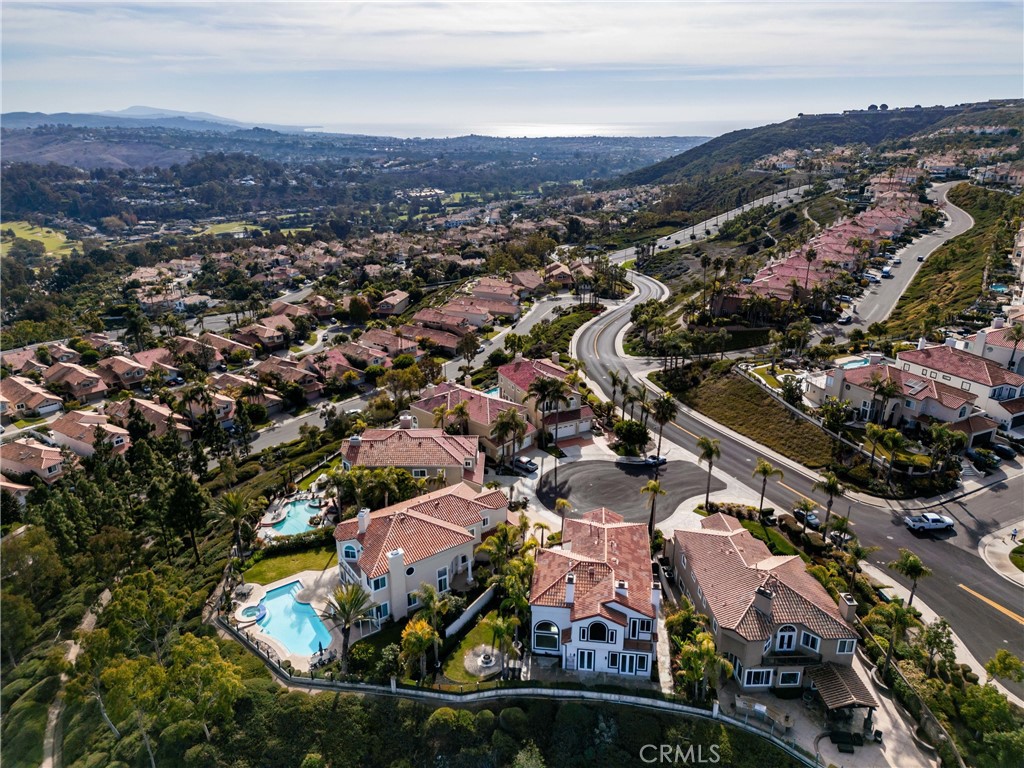 https://media.crmls.org/medias/e8edbe58-720f-42be-86b9-b70c8810c911.jpg?preset=X-Large
