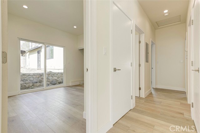 Detail Gallery Image 24 of 36 For 3055 Sycamore Ave, La Crescenta,  CA 91214 - 6 Beds | 4 Baths