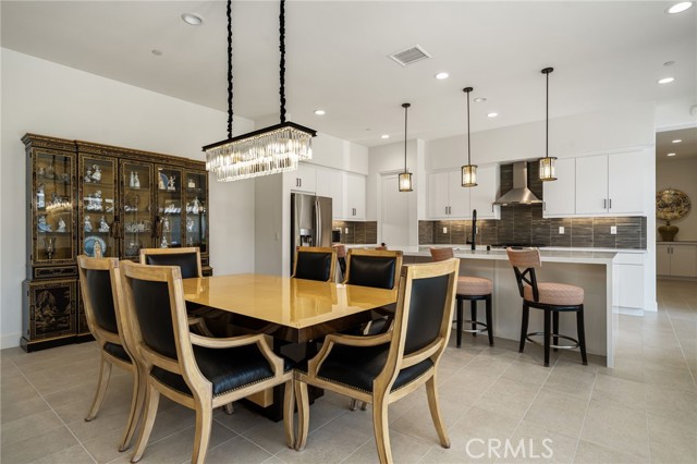 80241 Champions Way, La Quinta CA: https://media.crmls.org/medias/e8edf30c-b6ad-4db9-917d-e6aa0c90fa65.jpg