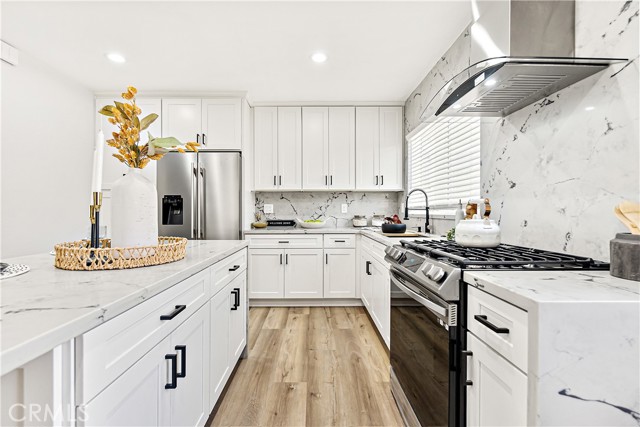 Detail Gallery Image 17 of 75 For 12748 Paramount Bld, Downey,  CA 90242 - 6 Beds | 3 Baths