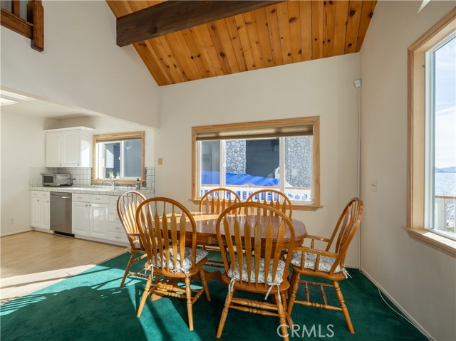 Detail Gallery Image 11 of 45 For 136 Round Dr, Big Bear Lake,  CA 92315 - 3 Beds | 1/1 Baths