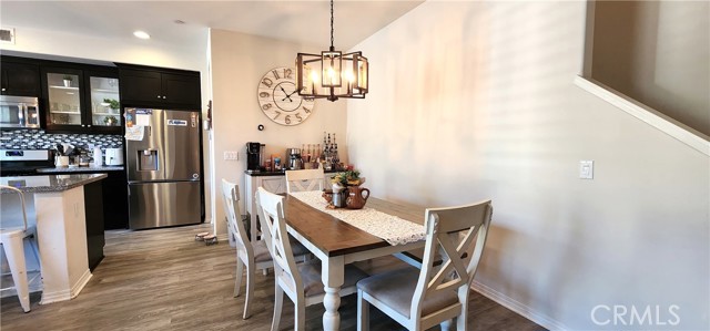 22013 Barrington Way, Saugus CA: https://media.crmls.org/medias/e8eedb6e-074e-4329-9955-c69219f6e43a.jpg