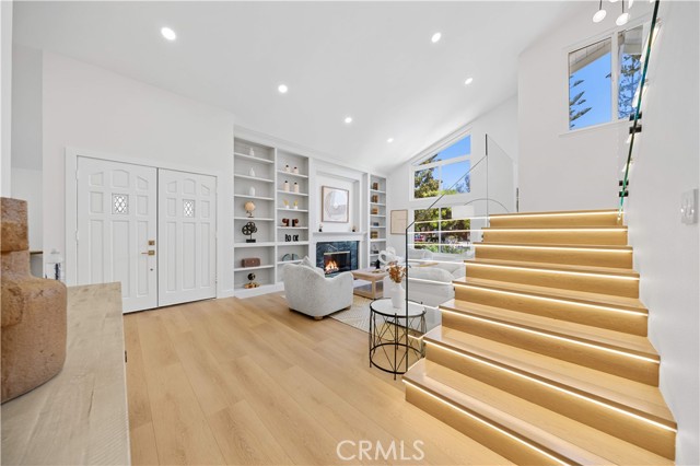 21721 Rushford Drive, Lake Forest CA: https://media.crmls.org/medias/e8eedf99-5ab2-4ff2-b11a-443abb85dd59.jpg