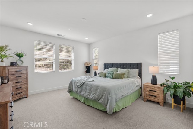 29467 Camino Saguaro, Valencia CA: https://media.crmls.org/medias/e8eff052-bef2-4cf0-b9ff-fc42c55c07af.jpg