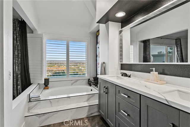 30282 Sonrisa, Laguna Niguel CA: https://media.crmls.org/medias/e8f01fd5-a600-4f7d-aaa5-b32528da93f7.jpg