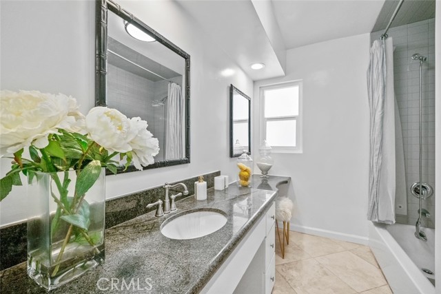 Detail Gallery Image 27 of 37 For 2102 La Canada Crest Dr #B,  La Canada Flintridge,  CA 91011 - 3 Beds | 2 Baths