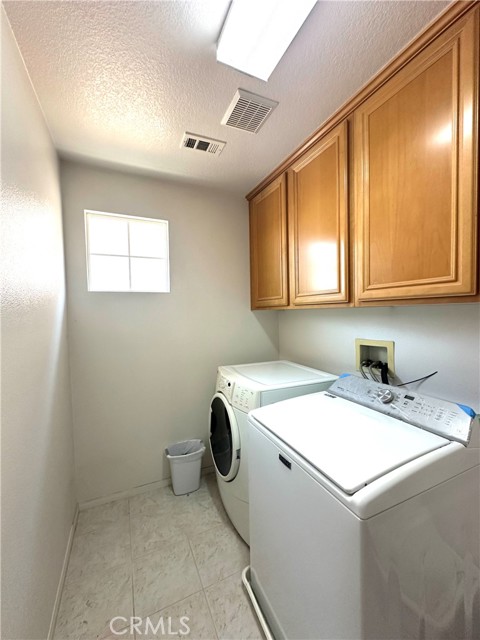 13120 Melon Avenue, Chino CA: https://media.crmls.org/medias/e8f0f9a6-1475-465a-b7a9-6c0e109b8c1a.jpg