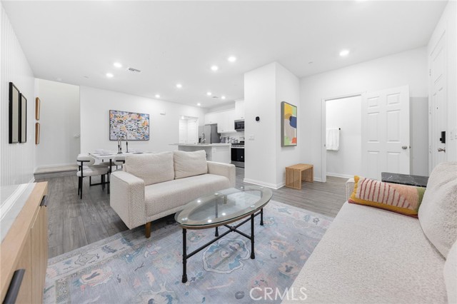 3957 E Huntington, Ontario CA: https://media.crmls.org/medias/e8f1625d-21f6-4fd4-8e62-484aee30aa5d.jpg