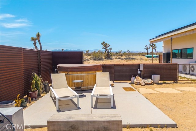 3170 Wesley Road, Joshua Tree CA: https://media.crmls.org/medias/e8f2b840-095a-4ddf-af42-77dac4e42097.jpg