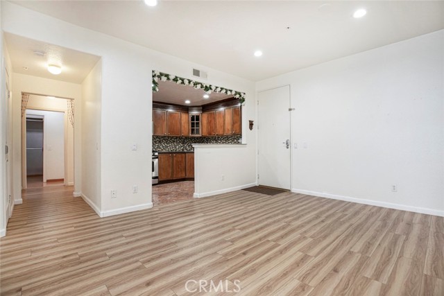 16940 Chatsworth Street, Granada Hills CA: https://media.crmls.org/medias/e8f31d7a-53f2-4df0-84cc-0f2b8e7e1bcc.jpg