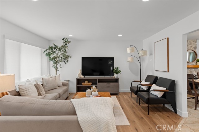 Detail Gallery Image 7 of 40 For 6582 Corrine Cir, Huntington Beach,  CA 92647 - 3 Beds | 2 Baths