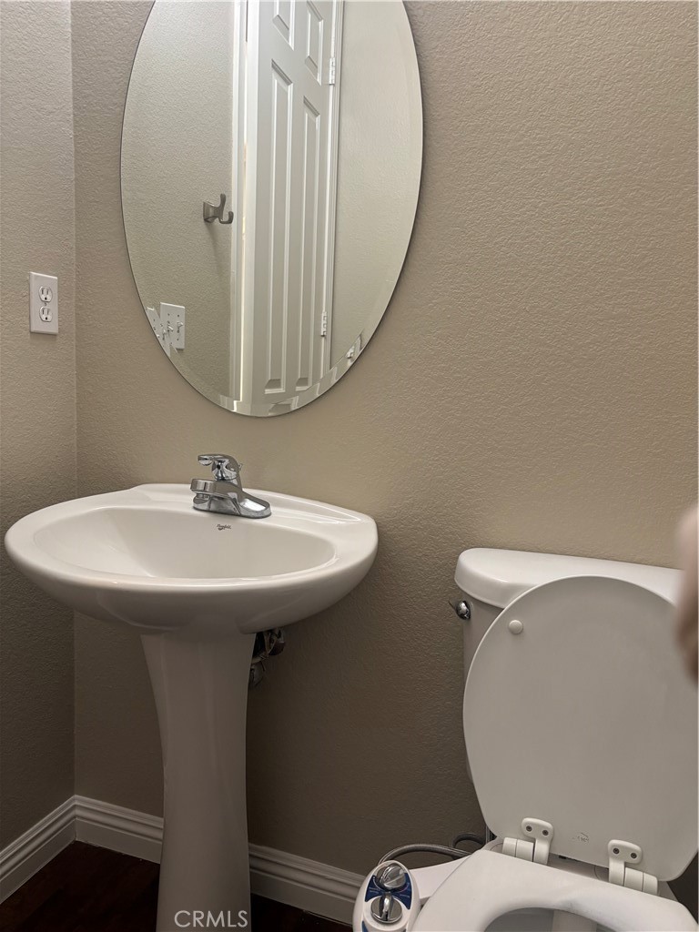 https://media.crmls.org/medias/e8f38bfb-7c83-48d1-80b7-553b4842de71.jpg?preset=X-Large