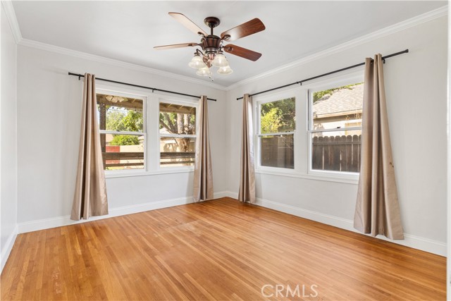 3007 Park Way, Bakersfield CA: https://media.crmls.org/medias/e8f3e989-74ef-4b3b-9d89-2edff5a3453a.jpg
