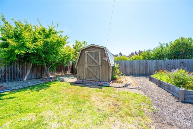 1380 Longbranch Avenue, Grover Beach CA: https://media.crmls.org/medias/e8f45740-63a6-43b0-adbe-740f66073809.jpg