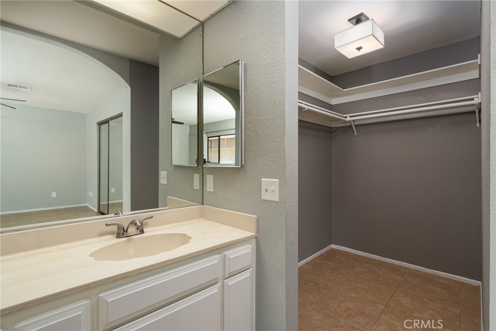 MLS #OC25215875 image #13