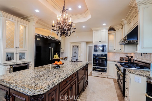 23180 Gray Fox Drive, Canyon Lake CA: https://media.crmls.org/medias/e8f5b61d-4d19-40a0-ba07-ec6ba2f0e745.jpg