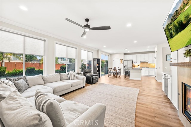 42016 Delmonte Street, Temecula CA: https://media.crmls.org/medias/e8f72ce3-d547-4b14-b33e-a07410f0b042.jpg