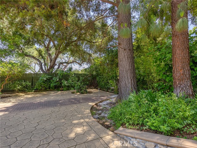 5815 Irving Avenue, La Crescenta CA: https://media.crmls.org/medias/e8f7520c-ac9f-4799-a3b5-86ea62f0b33b.jpg