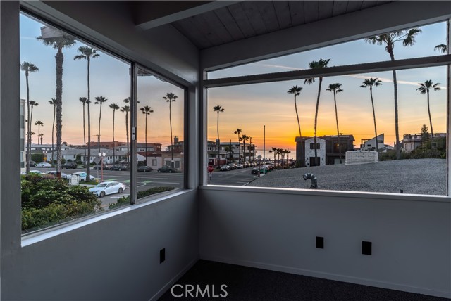 Detail Gallery Image 23 of 45 For 201 Avenue G, Redondo Beach,  CA 90277 - 4 Beds | 3 Baths