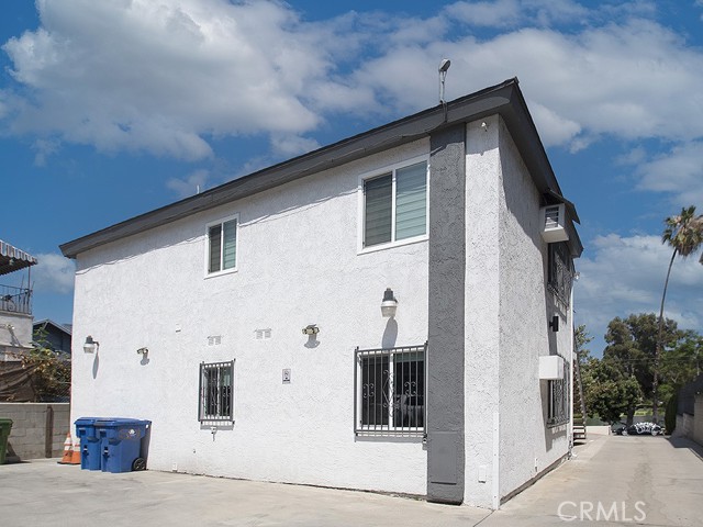 831 Glendale Boulevard, Los Angeles CA: https://media.crmls.org/medias/e8f8b9ae-2128-4c5d-8dce-0320e473f4c4.jpg