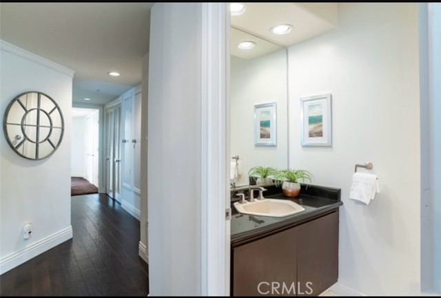 1819 Holmby Avenue, Los Angeles CA: https://media.crmls.org/medias/e8f9469d-664e-4b5f-886c-85ddb0c58a37.jpg