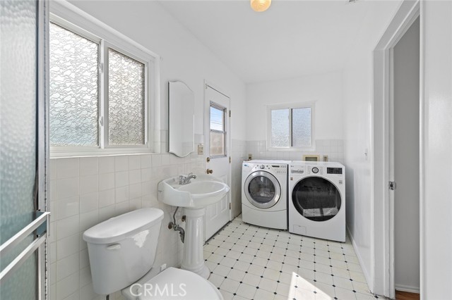 2058 Vancouver Avenue, Monterey Park CA: https://media.crmls.org/medias/e8f96c1f-a83d-4009-ad97-86c0cdd4b330.jpg