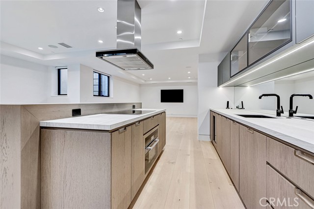 Detail Gallery Image 29 of 47 For 2016 Ocean, Manhattan Beach,  CA 90266 - 5 Beds | 5/2 Baths