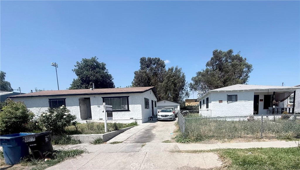 1553 E 110th