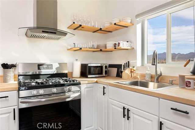 Detail Gallery Image 12 of 47 For 5737 Mojave Ranch Rd, Joshua Tree,  CA 92252 - 2 Beds | 2 Baths