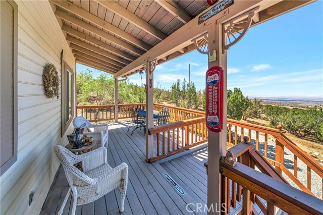 11720 Honeybee Lane, Juniper Hills CA: https://media.crmls.org/medias/e8fac725-0139-4dc1-a43b-6621c9d28aec.jpg