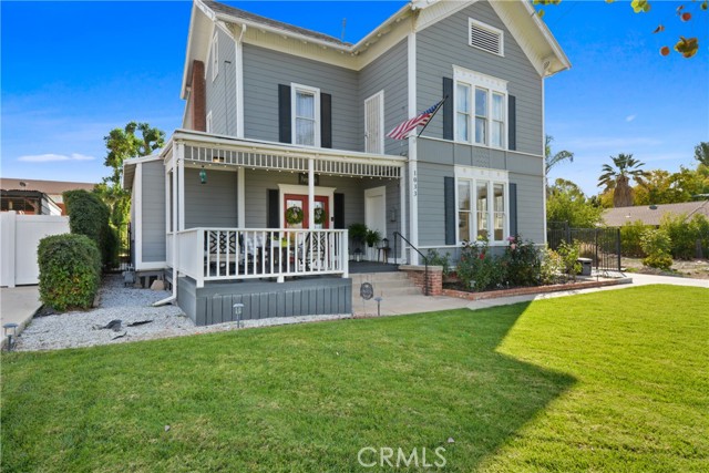 Detail Gallery Image 2 of 47 For 1033 W Palm Ave, Redlands,  CA 92373 - 5 Beds | 3 Baths