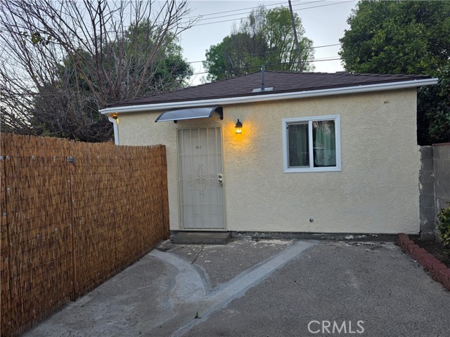 6705 De Celis Place, Lake Balboa CA: https://media.crmls.org/medias/e8fbe9bf-7c50-4b0d-a55a-c234e65c8638.jpg