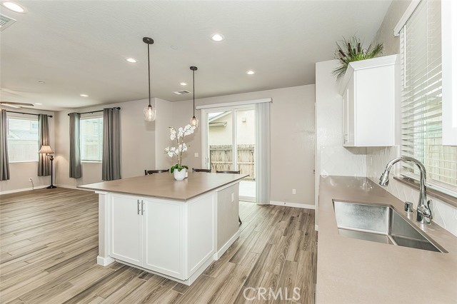 Detail Gallery Image 17 of 39 For 4085 N Sandrini, Fresno,  CA 93723 - 3 Beds | 2/1 Baths