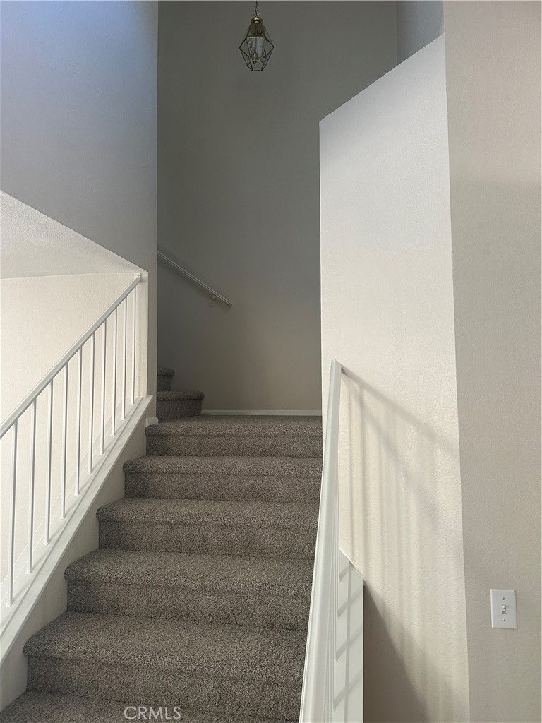 https://media.crmls.org/medias/e8fcf3d7-a91d-46e5-919f-33dc2c4099e2.jpg?preset=X-Large
