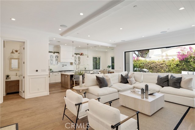 2001 Oak Avenue, Manhattan Beach, California 90266, 5 Bedrooms Bedrooms, ,5 BathroomsBathrooms,Residential,For Sale,Oak,SB25183354