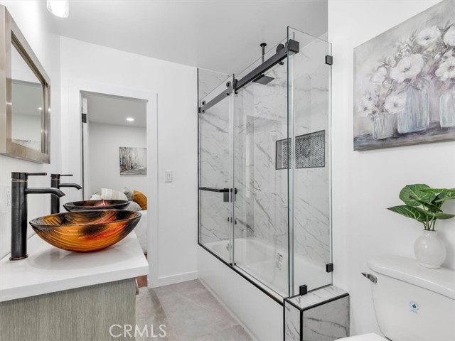 Detail Gallery Image 13 of 35 For 5111 Cimarron St, Los Angeles,  CA 90062 - 3 Beds | 2/1 Baths
