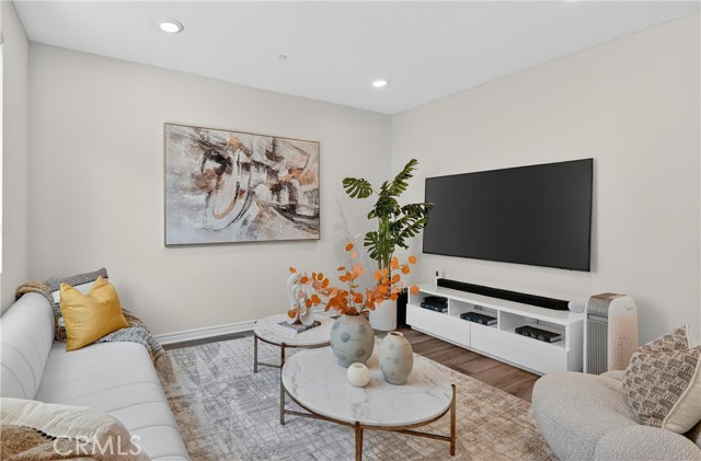 Image 2 of 19 For 2741 Inez