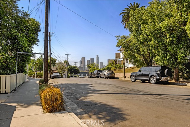 Detail Gallery Image 5 of 7 For 942 E Edgeware Rd, Los Angeles,  CA 90026 - – Beds | – Baths