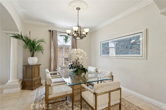 5347 Hinton Avenue, Woodland Hills CA: https://media.crmls.org/medias/e8fe4638-8aad-4d4e-b017-815fd2c435bd.jpg