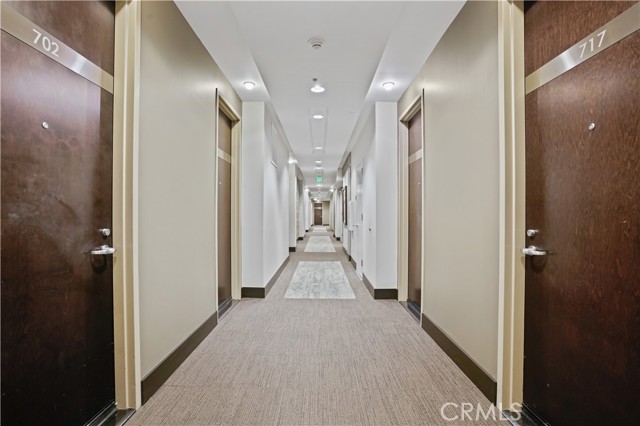 1111 S Grand Avenue, Los Angeles CA: https://media.crmls.org/medias/e8fe576d-864d-4299-b2bf-66d2da541d92.jpg