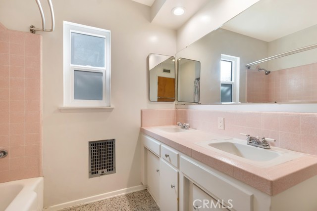 Image 20 of 35 For 9731 Rathburn