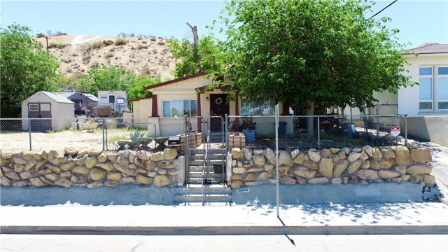 Detail Gallery Image 3 of 14 For 15445 Hesperia Rd, Victorville,  CA 92395 - 3 Beds | 1 Baths