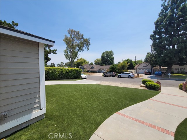 18001 Osborne Street, Sherwood Forest CA: https://media.crmls.org/medias/e8fe9f15-a6ea-438f-a9e1-5874742bc352.jpg